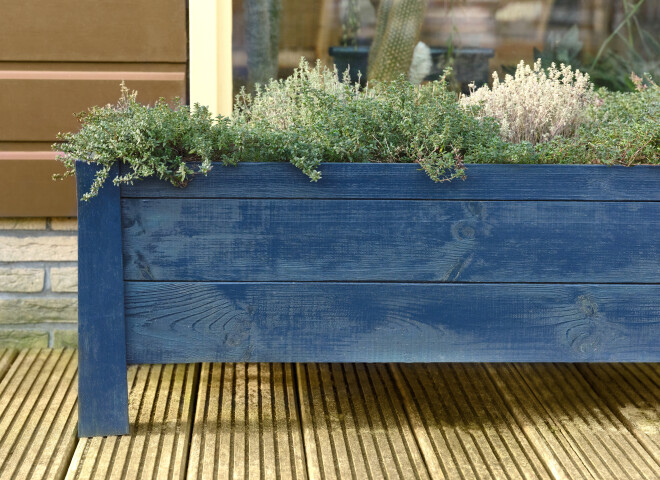 Exterior_Wooden planter detail_blue (1)