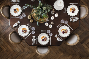 Luxurytable.cz_VILLEROY & BOCH TOY'S DELIGHT ROYAL CLASSIC PODKLADOVÝ TALÍŘ, 1260 Kč, MĚLKÝ TALÍŘ, 790 Kč, ETAŽÉR 4180 Kč